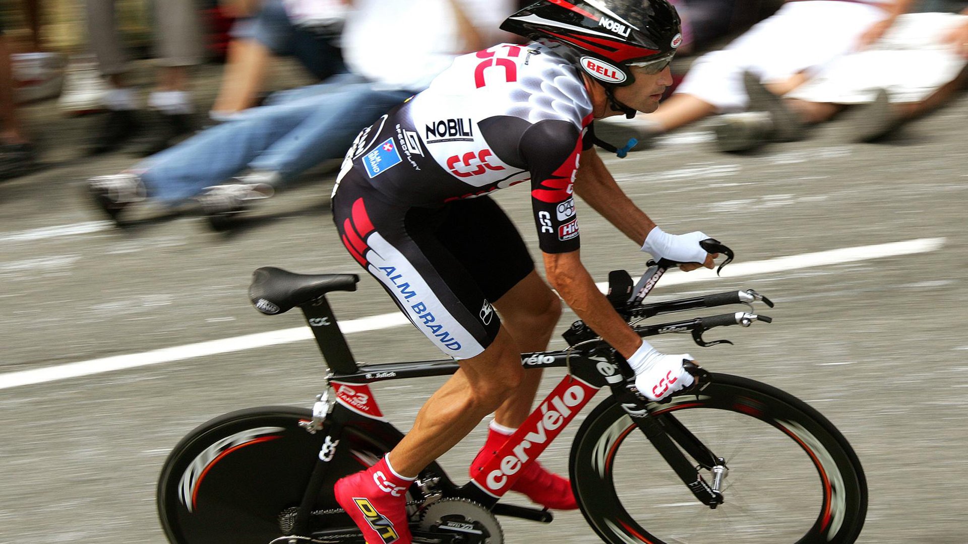 战术铁幕下的闪耀利刃，尼斯防守锁死智利，三笘薰贡献制胜表现