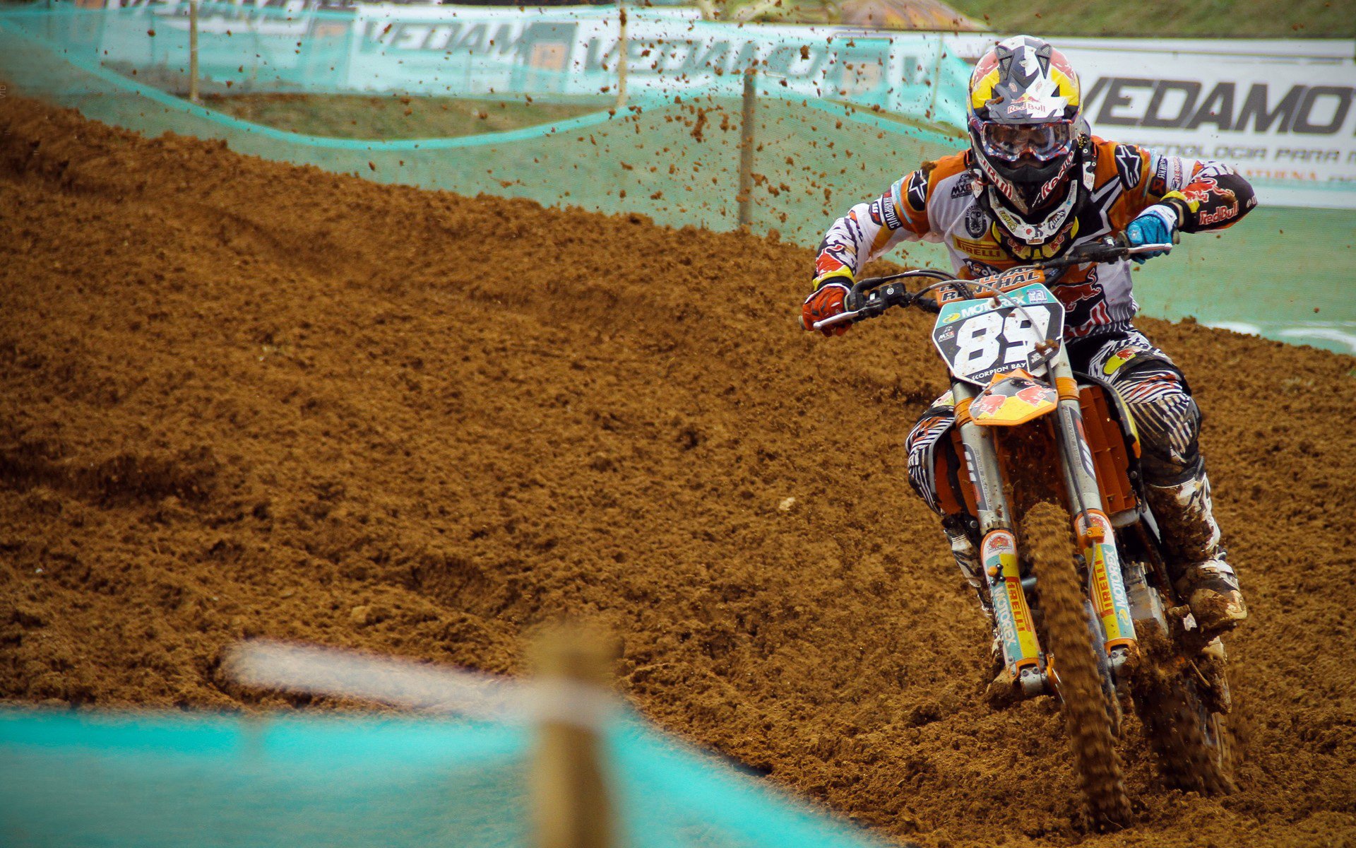 阿什拉夫闪耀全场，喀麦隆关键战突围塞维利亚